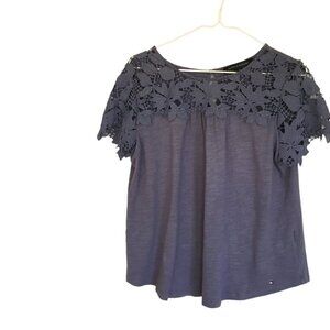 Tommy Hilfiger Women's Relaxed Short Sleeve Tee Lace Yoke and Sleeves Sz Medium